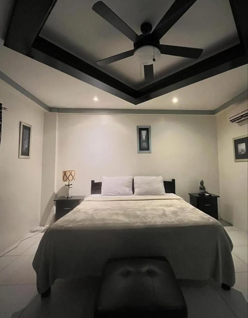 Sheryll Escapes - Kandi Large 1Br With King Bed Netflix And Housekeeping Angeles
