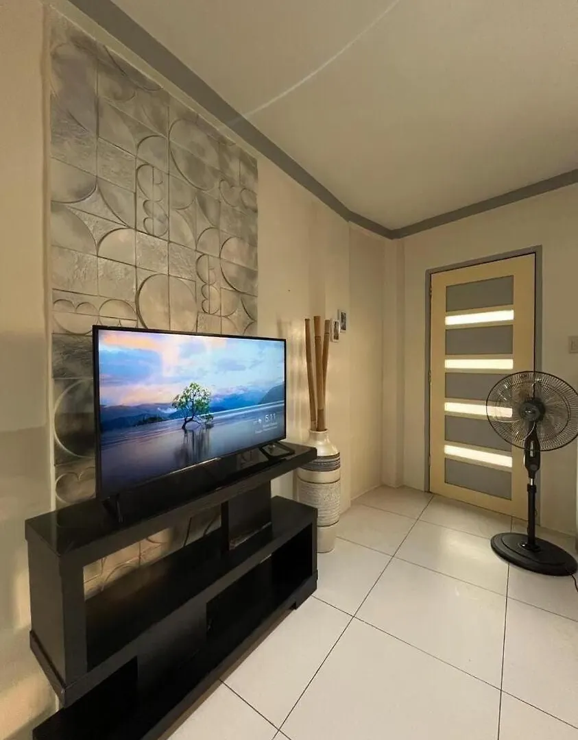 Sheryll Escapes - Kandi Large 1Br With King Bed Netflix And Housekeeping Angeles 0*,  Filipinler