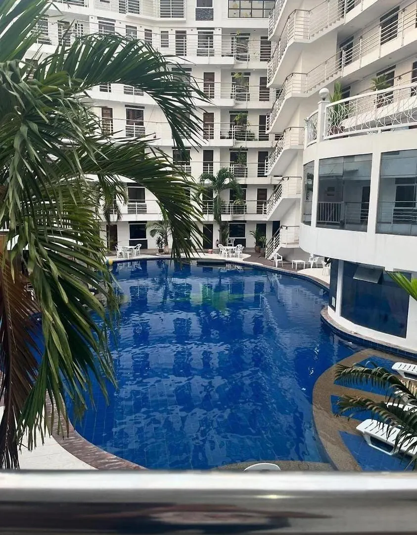 Sheryll Escapes - Kandi Large 1Br With King Bed Netflix And Housekeeping Angeles Daire